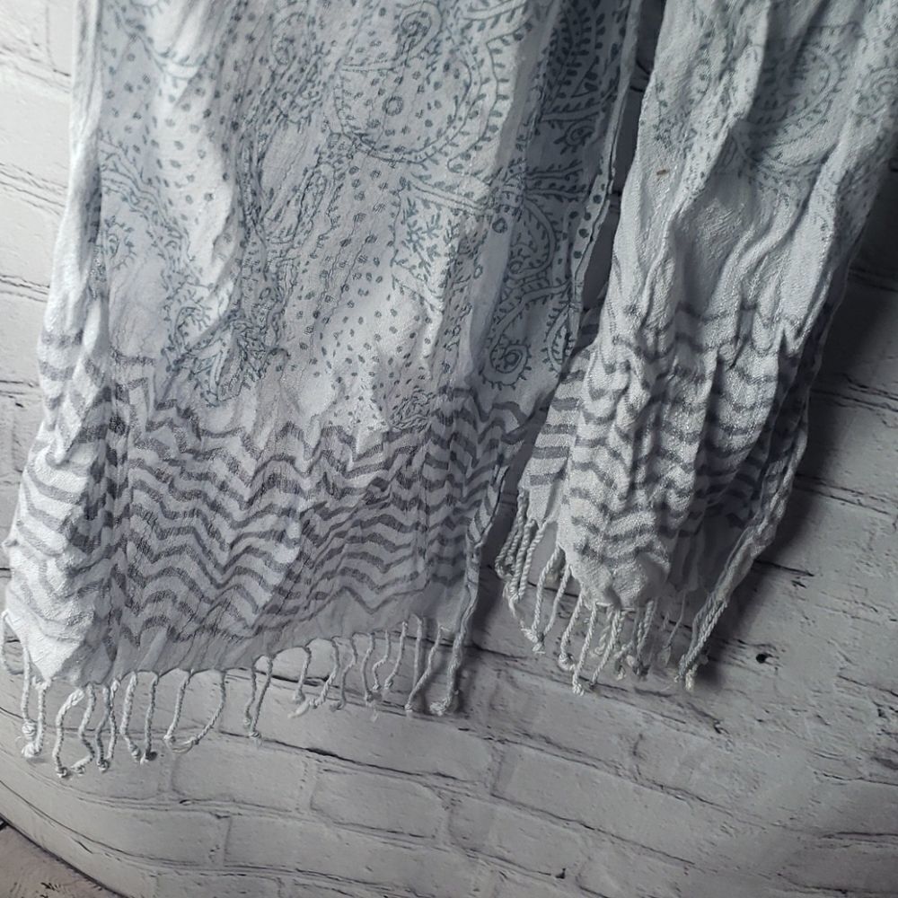 ‎Gray Scarf - Picture 3 of 4